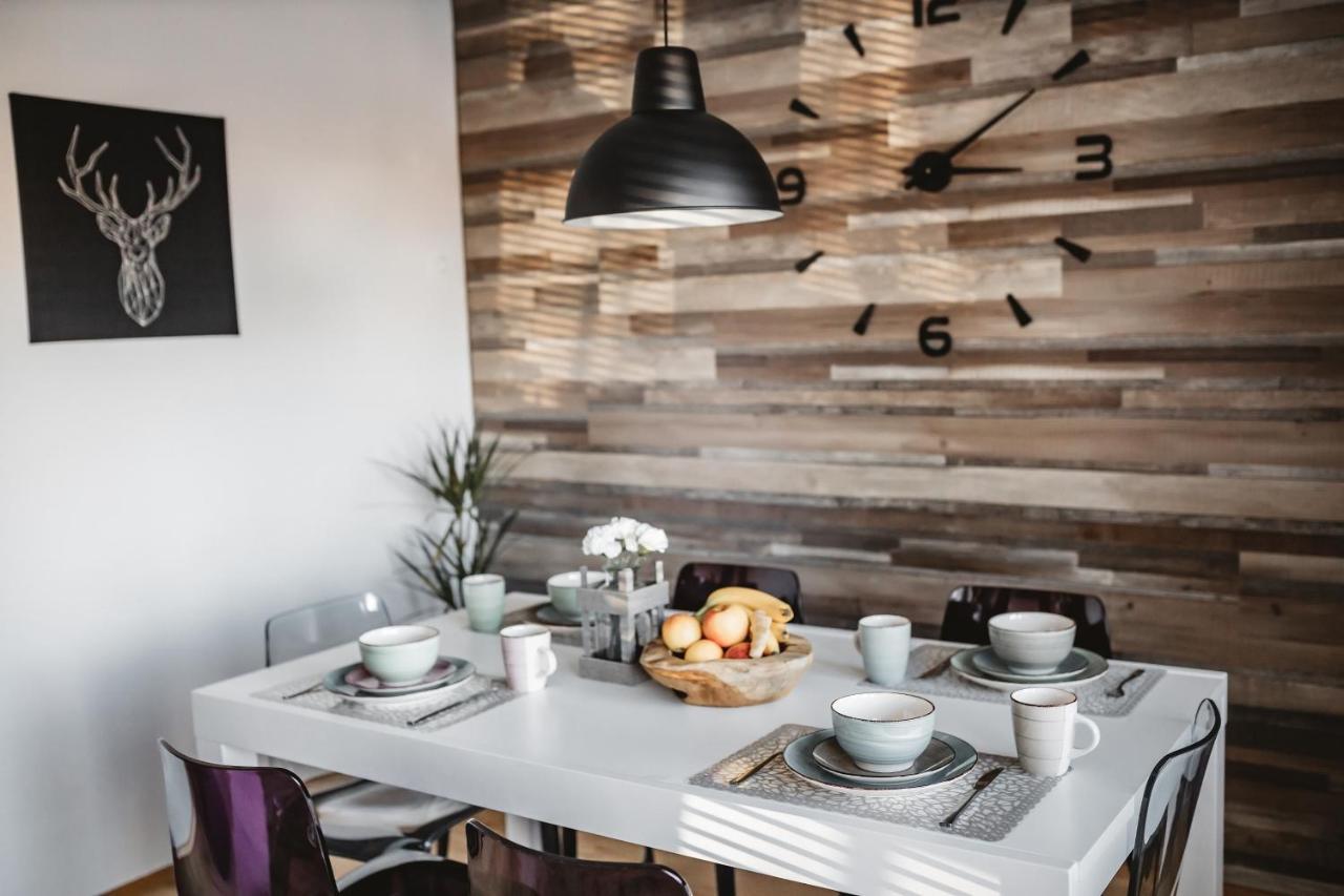 Drive Caffe Apartments Trzin Eksteriør bilde