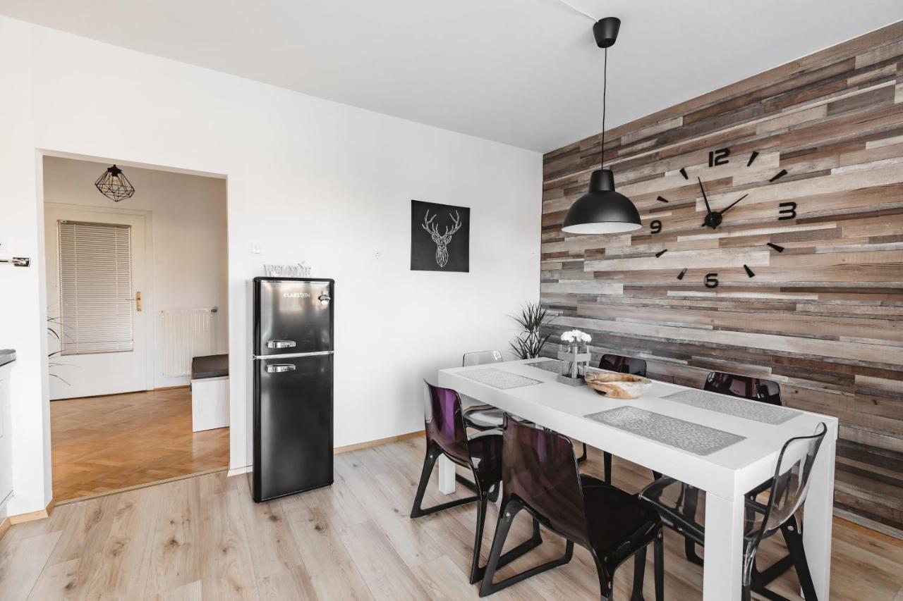 Drive Caffe Apartments Trzin Eksteriør bilde