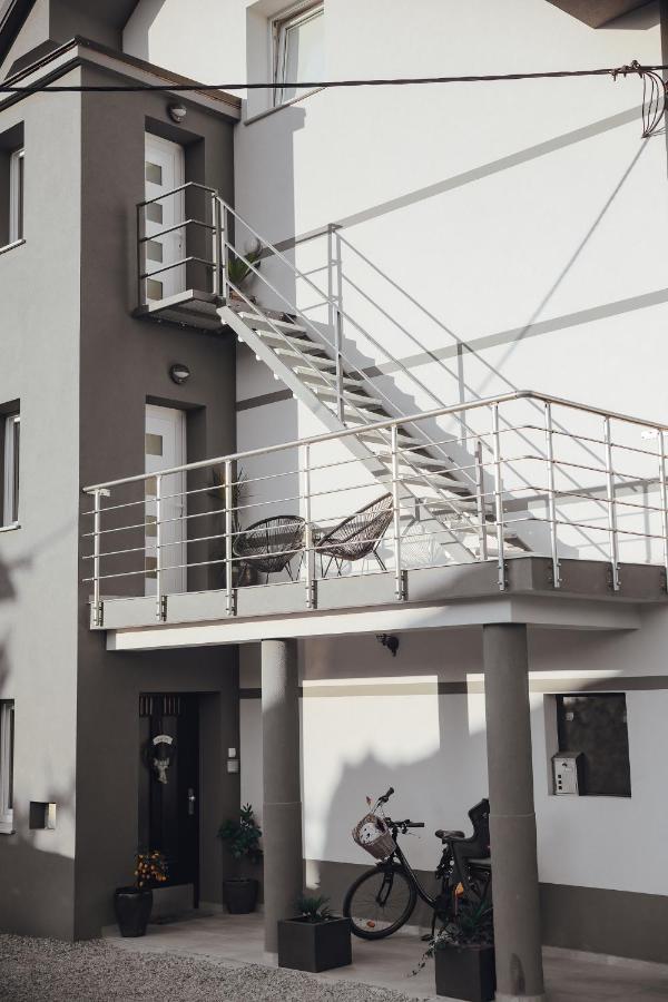 Drive Caffe Apartments Trzin Eksteriør bilde