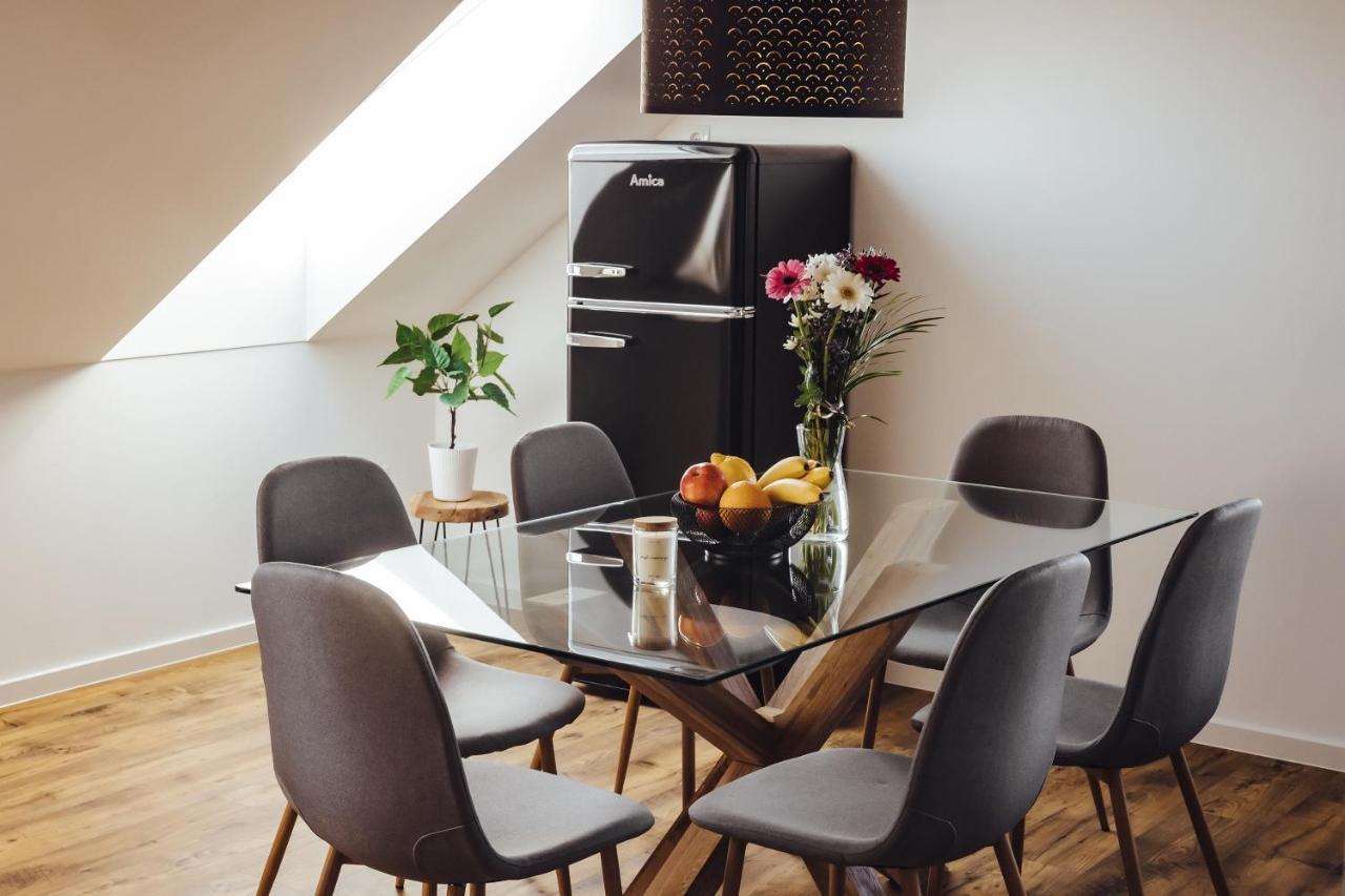 Drive Caffe Apartments Trzin Eksteriør bilde