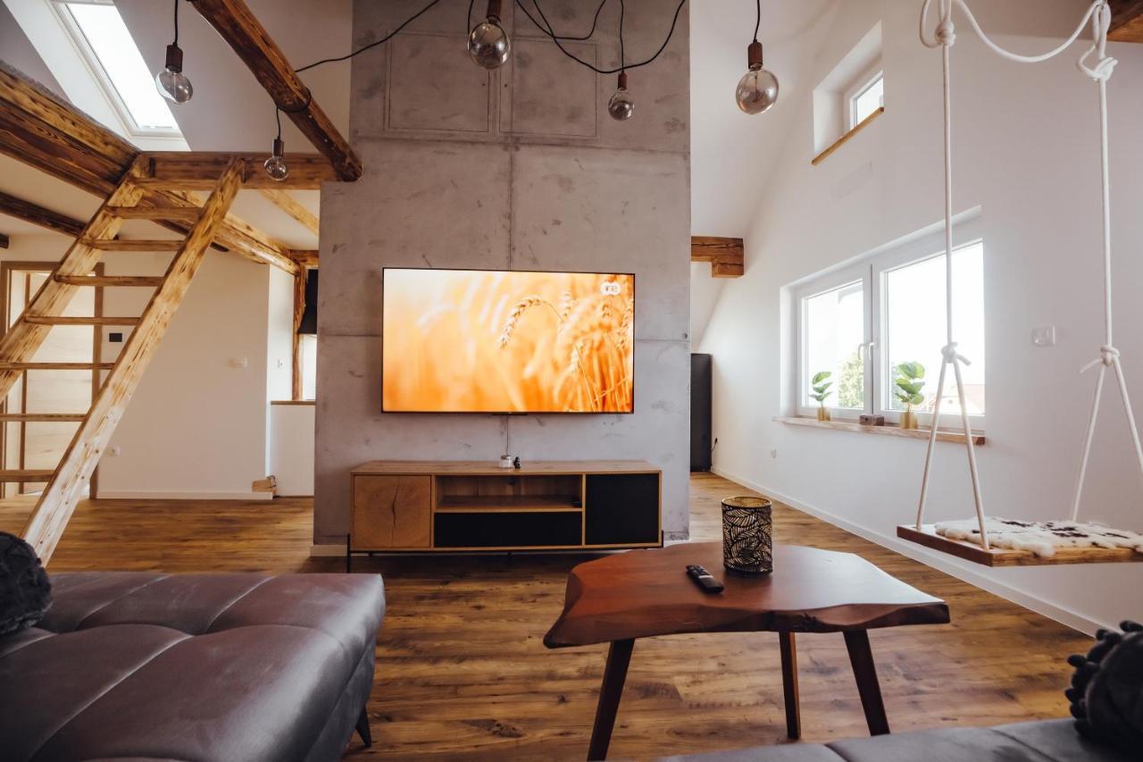 Drive Caffe Apartments Trzin Eksteriør bilde